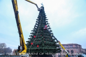 Ապամոնտաժվում է հանրապետության գլխավոր տոնածառը